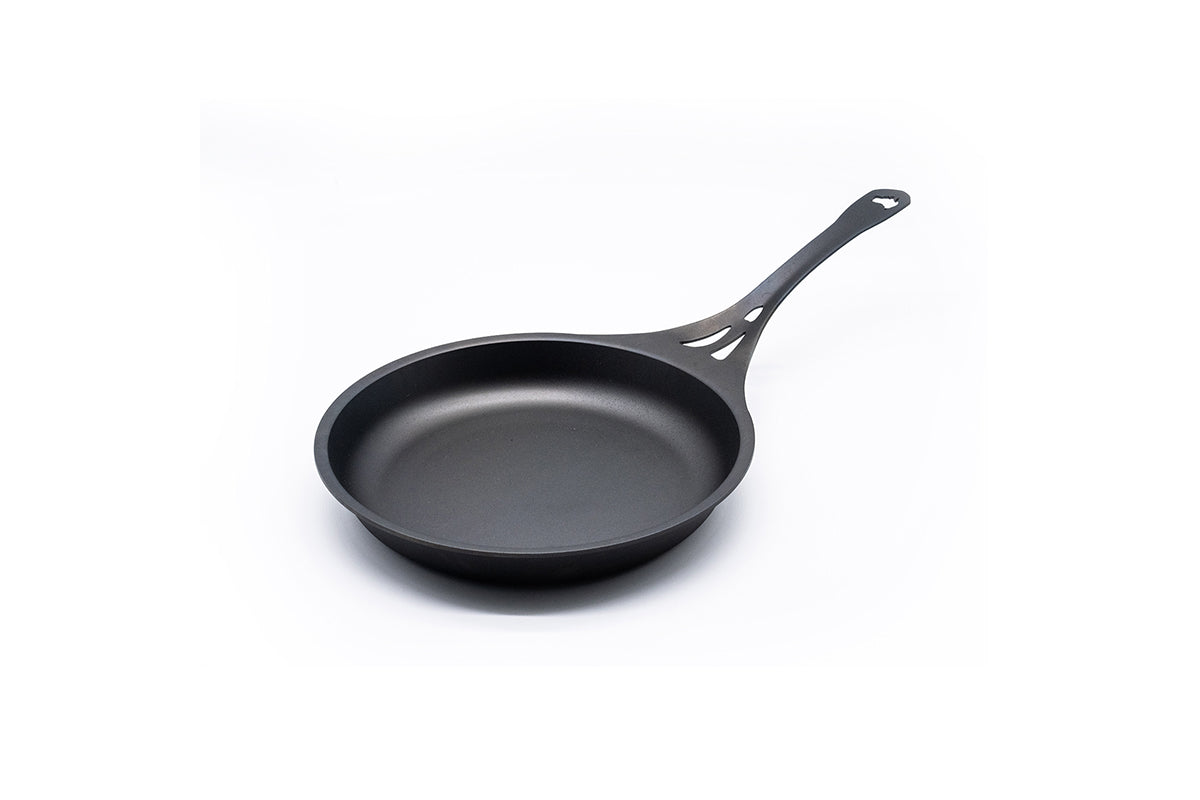 Solidteknics Iron Skillet